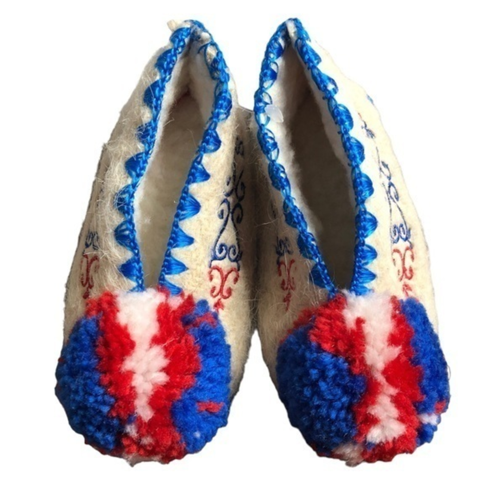 Minas Greek handmade children’s Leather‎ and wool slippers Pom-pom Size 3